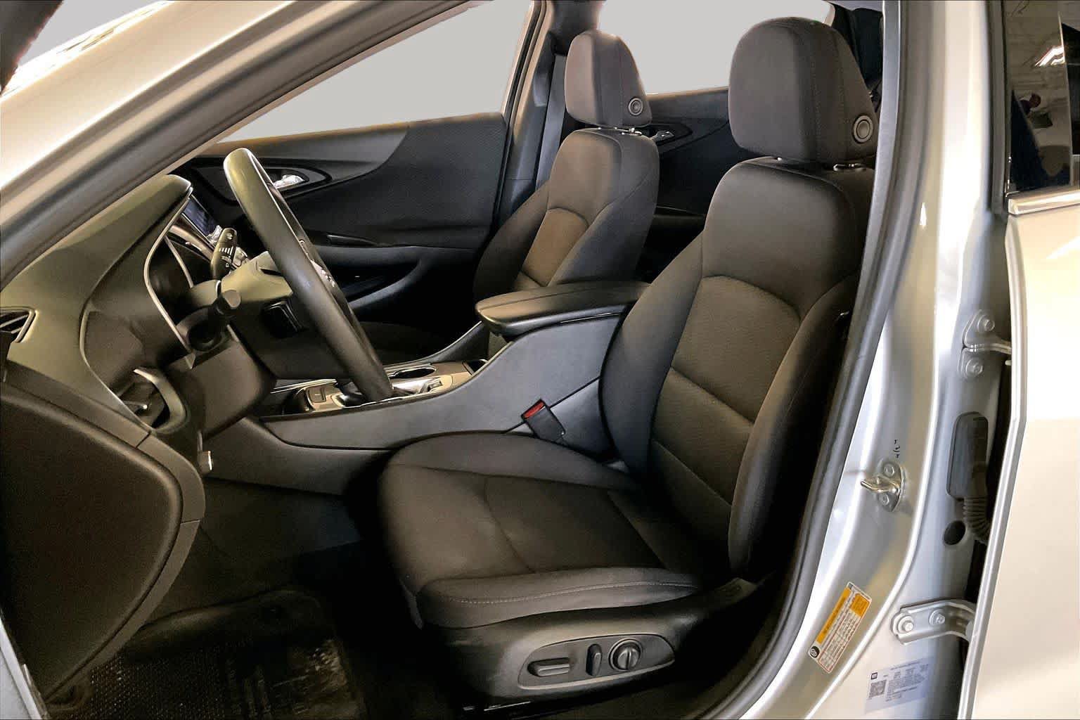Used 2022 Chevrolet Malibu LT FWD image 7