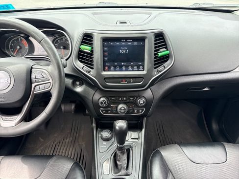 Used 2022 Jeep Cherokee Latitude Lux w/ Mopar Interior Package AWD/4WD image 19