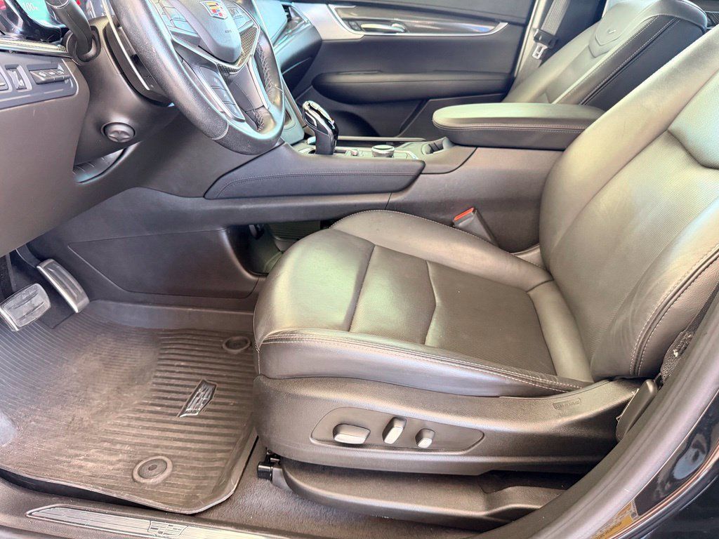 Used 2023 Cadillac XT5 Sportv w/ Technology Package AWD/4WD image 15