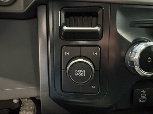 Used 2025 Ford F150 XLT w/ Equipment Group 301A Standard image 26