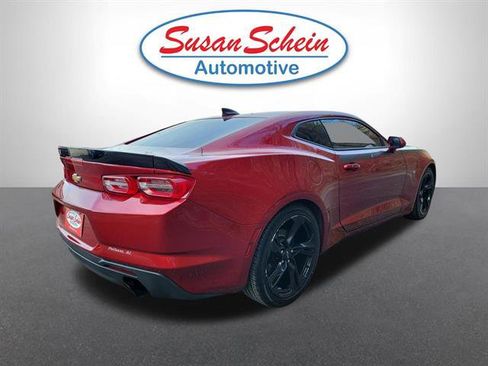 Used 2021 Chevrolet Camaro LT RWD image 17
