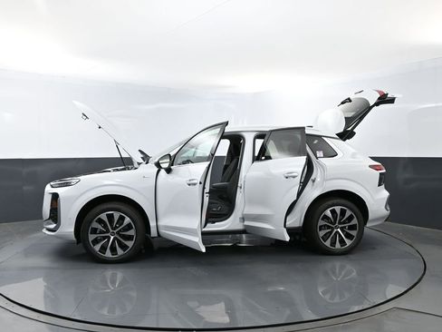 New 2026 Audi Q3 quattro 2.0T AWD/4WD image 32