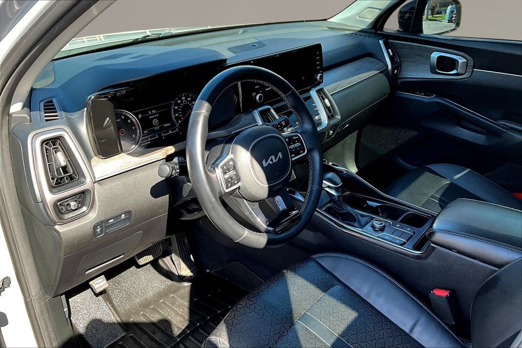 Used 2023 Kia Sorento S w/ Panoramic Sunroof Package AWD/4WD image 14