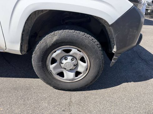 Used 2017 Toyota Tacoma SR RWD image 15