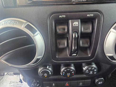 Used 2016 Jeep Wrangler Unlimited Sahara w/ Max Tow Package AWD/4WD image 20