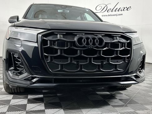 Used 2025 Audi SQ7 Premium Plus w/ Executive Package AWD/4WD image 32