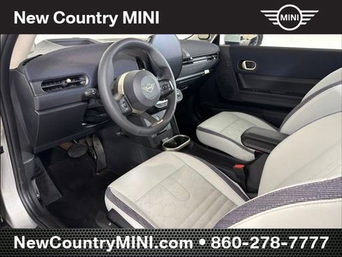Certified 2025 MINI Cooper 2-Door Hardtop FWD image 10