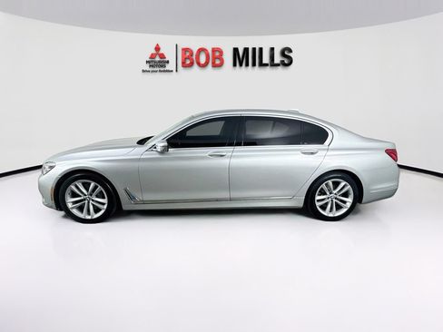 Used 2018 BMW 750i xDrive AWD/4WD image 4