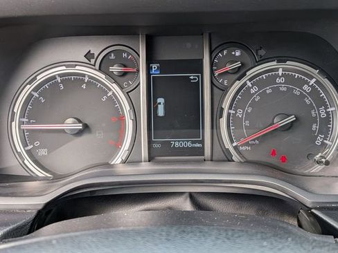 Used 2022 Toyota 4Runner TRD Off-Road Premium AWD/4WD image 17