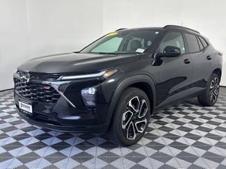 Used 2025 Chevrolet Trax RS w/ Driver Confidence Package FWD video 2