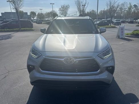 Used 2022 Toyota Highlander Limited image 10