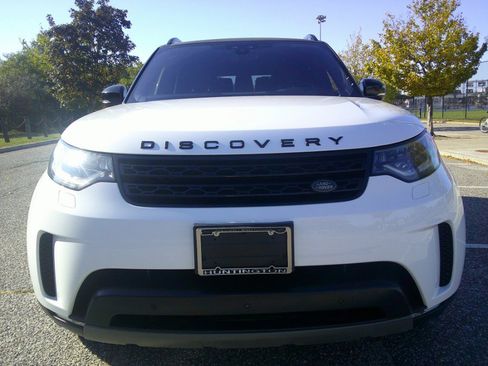 Used 2018 Land Rover Discovery HSE image 45