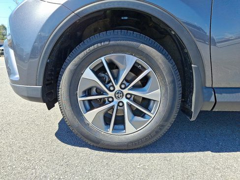 Used 2016 Toyota RAV4 XLE image 9