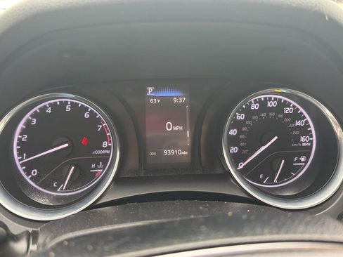 Used 2020 Toyota Camry LE w/ Carpet Mat Package image 20