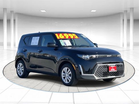 Used 2023 Kia Soul LX image 5