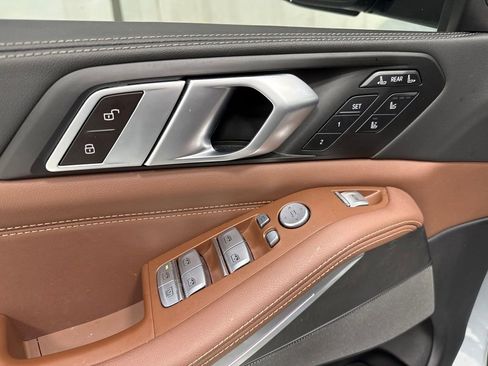 Used 2024 BMW X7 xDrive40i w/ Executive Package image 25