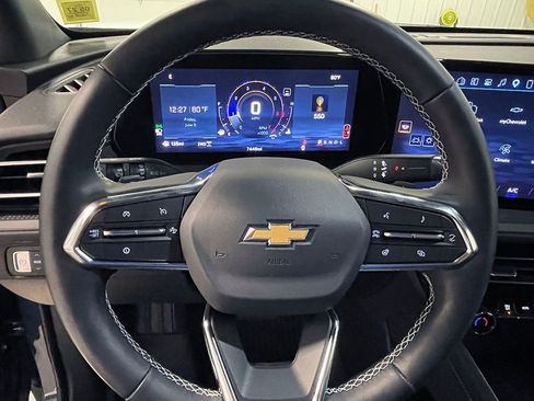 Used 2025 Chevrolet Traverse LT w/ Driver Confidence Package AWD/4WD image 36