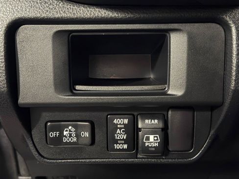 Used 2017 Toyota Tacoma TRD Sport image 30