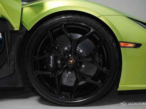 Used 2024 Lamborghini Revuelto AWD/4WD image 31