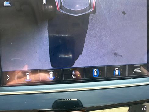 Used 2020 Cadillac XT5 Premium Luxury FWD image 17