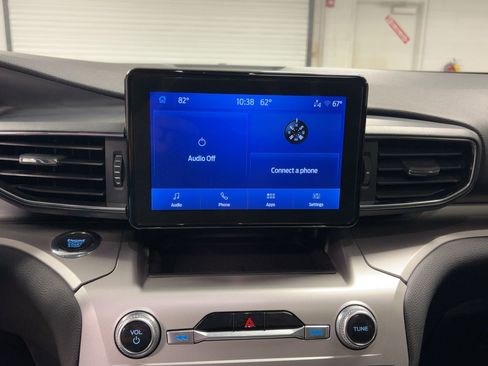 Used 2022 Ford Explorer XLT w/ Equipment Group 202A image 24