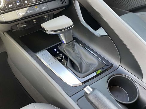 Certified 2023 Hyundai Elantra SEL image 28