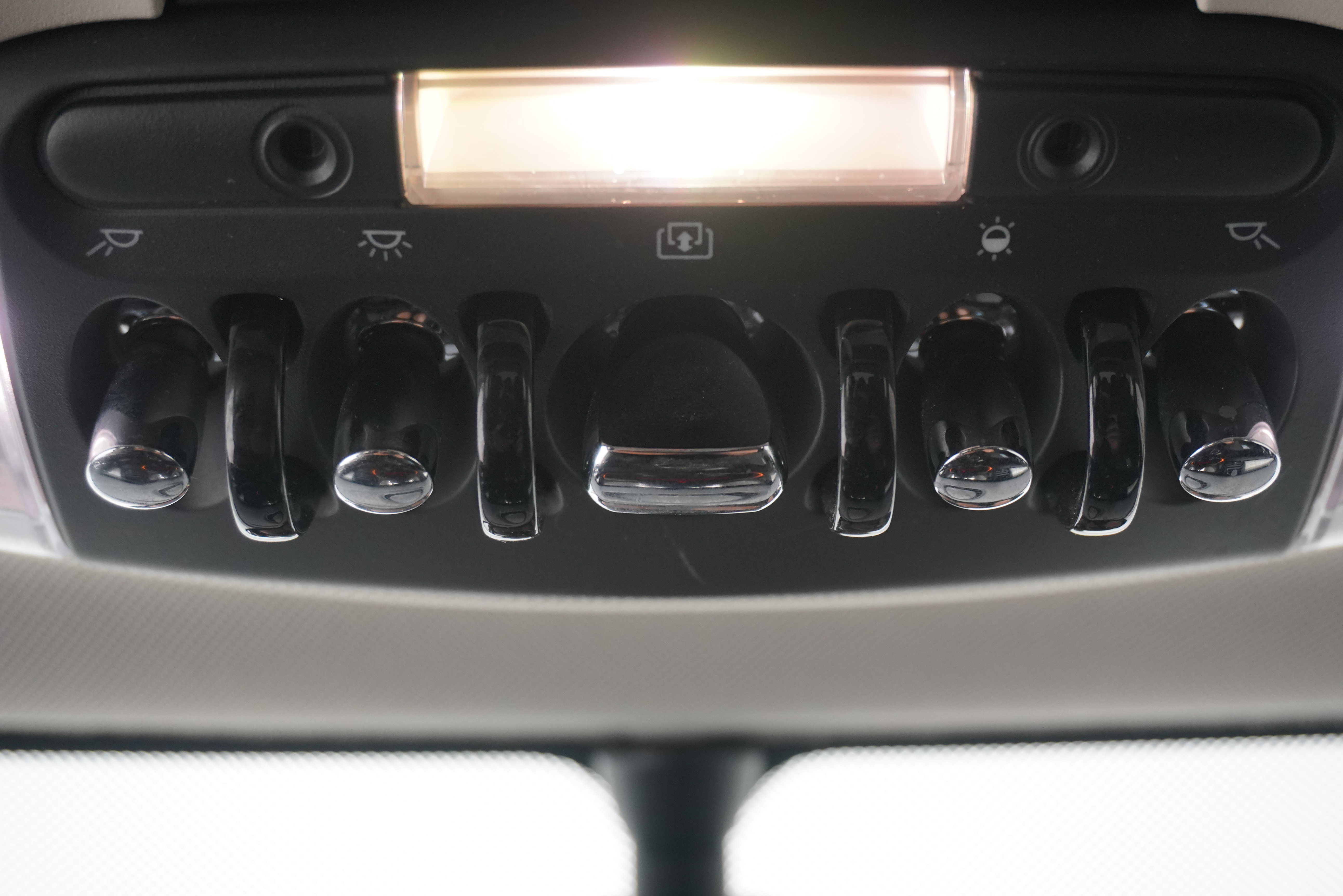 Used 2016 MINI Cooper 4-Door Hardtop FWD image 19