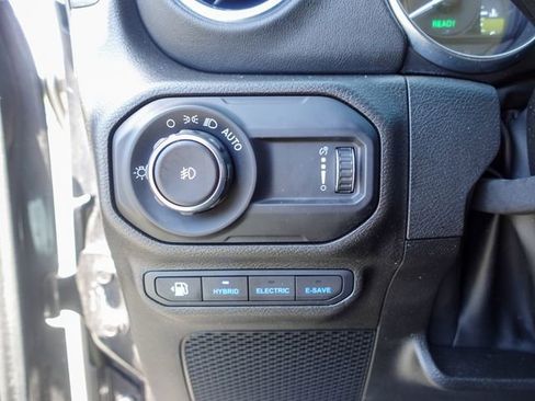 Used 2023 Jeep Wrangler Unlimited Sahara w/ Dual Top Group AWD/4WD image 17