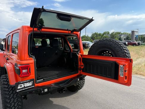 Used 2020 Jeep Wrangler Unlimited Rubicon AWD/4WD image 13