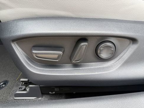 New 2026 Toyota Camry SE FWD image 25