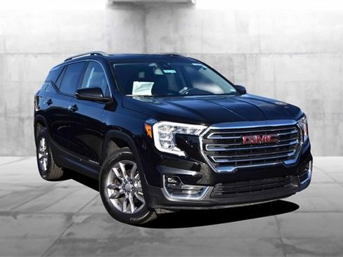 Used 2024 GMC Terrain SLT image 2