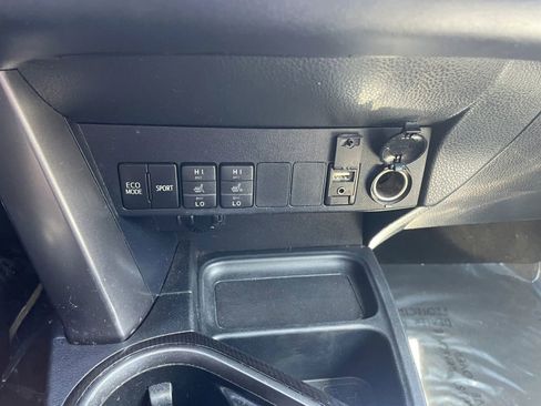 Used 2018 Toyota RAV4 SE w/ Power Extra Value Package AWD/4WD image 15