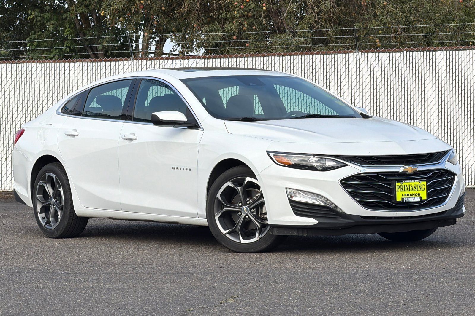 Used 2023 Chevrolet Malibu LT FWD image 2