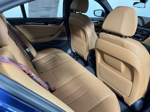 Used 2022 BMW 530i xDrive w/ Premium Package image 14