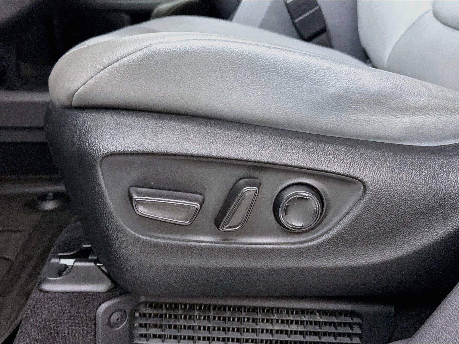 Certified 2024 Toyota Sienna XLE FWD image 29