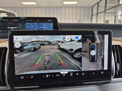 New 2025 Ford Expedition Active image 39