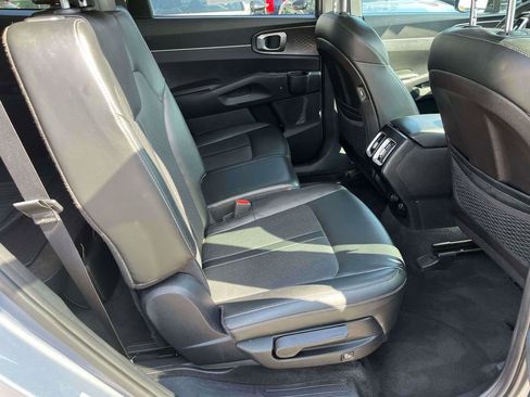 Used 2021 Kia Sorento S FWD image 9