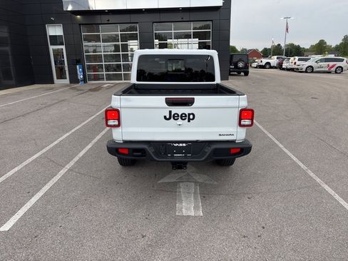 New 2026 Jeep Gladiator Sport AWD/4WD image 4