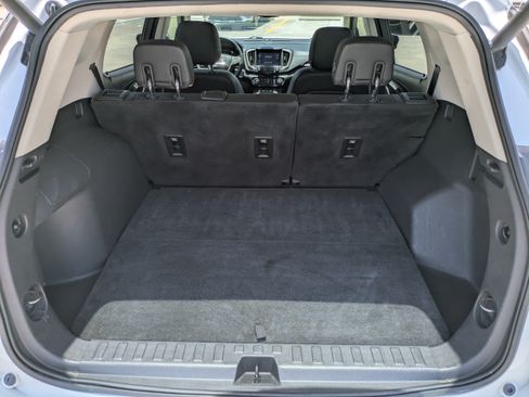 Used 2019 GMC Terrain Denali w/ Advanced Safety Package FWD image 11