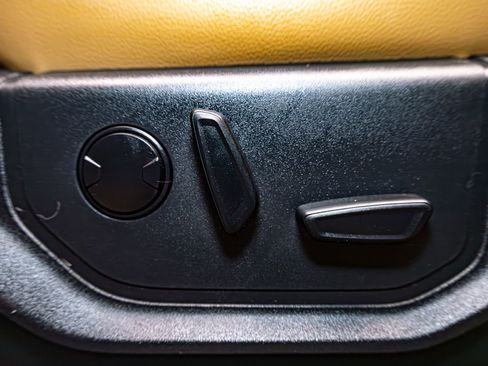 Used 2022 Ford F450 Lariat w/ FX4 Off-Road Package image 27