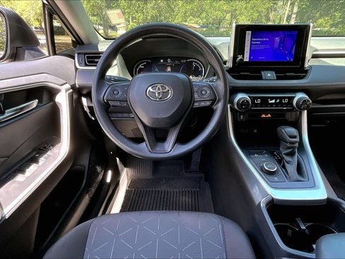 Used 2024 Toyota RAV4 XLE w/ Convenience Package AWD/4WD image 8