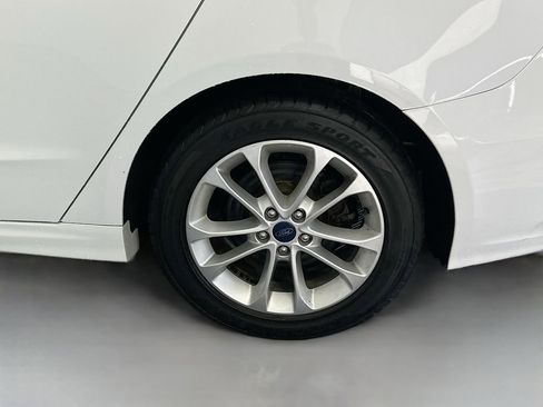 Used 2019 Ford Fusion SE image 30