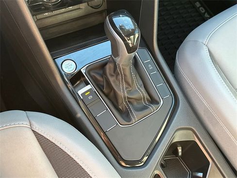 Used 2023 Volkswagen Taos SE image 32