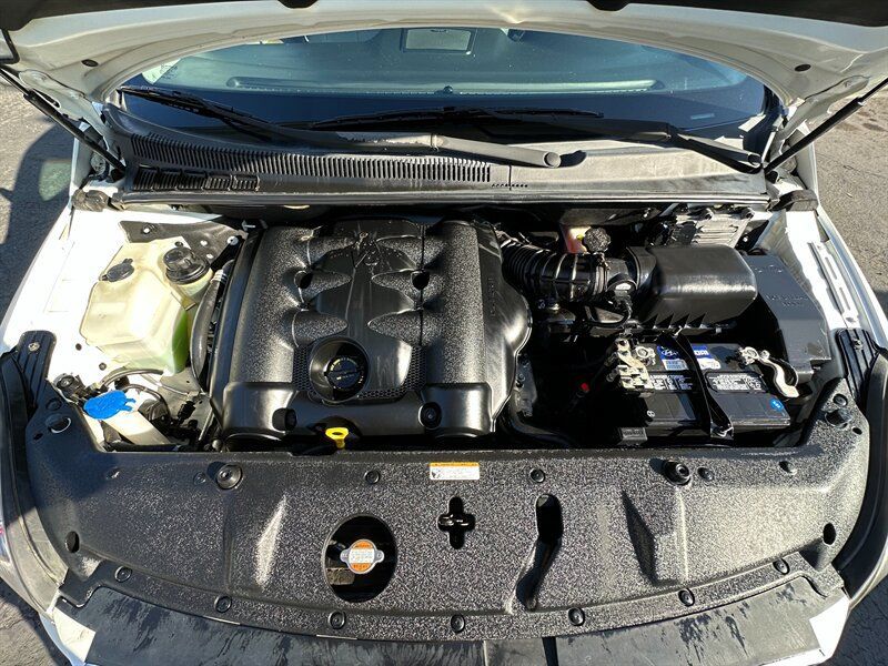 Used 2008 Hyundai Entourage GLS FWD image 10
