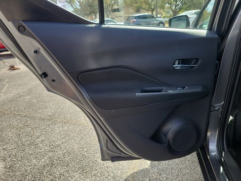 Used 2023 Nissan Kicks SV image 10