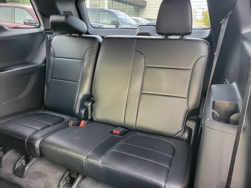 Certified 2020 Chevrolet Traverse LT image 9