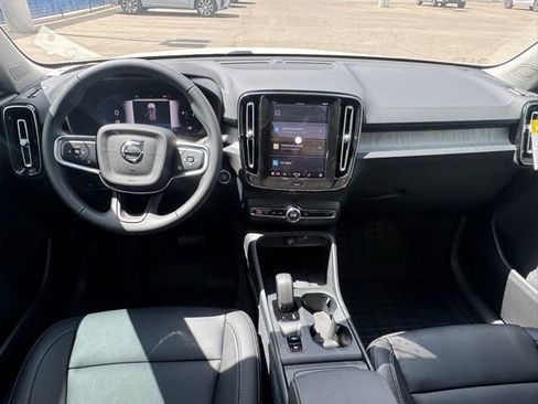 New 2025 Volvo XC40 B5 Core w/ Protection Package AWD/4WD image 26