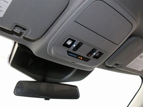 Used 2022 Ford Explorer XLT w/ Equipment Group 202A image 22