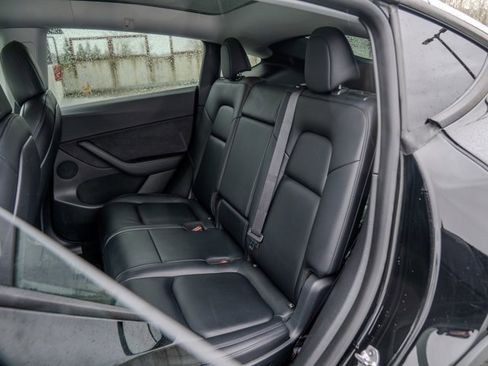 Used 2021 Tesla Model Y Long Range image 21