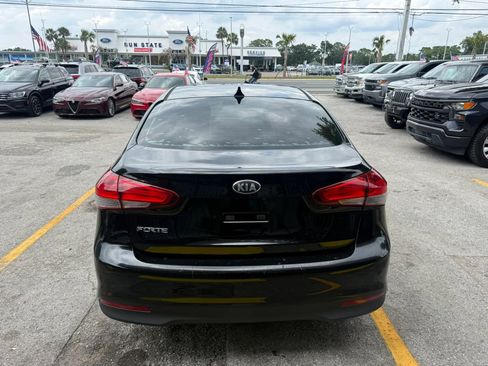 Used 2017 Kia Forte LX FWD image 5